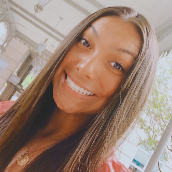 Meet your Posher, Madison - Picture 1 of 1